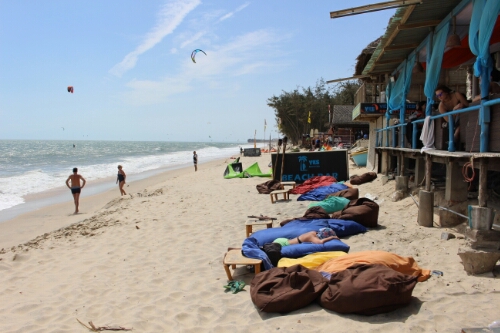 beach bar mui ne image